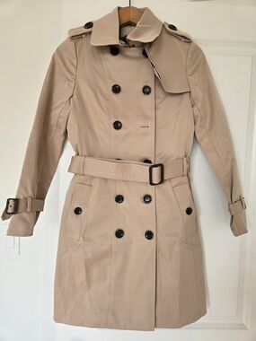 Classic Beige Double-Breasted Trench Coat Size Small – Brand New Belted Jacket